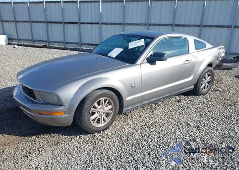2009 Ford Mustang V6/V6 Premium z USA, uszkodzony, nr VIN 1ZVHT80N495114004